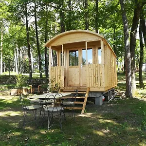  Camping La roulotte de Milo